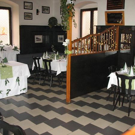 Hotel Kovarna ديشين المظهر الخارجي الصورة