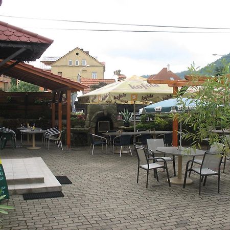 Hotel Kovarna ديشين المظهر الخارجي الصورة