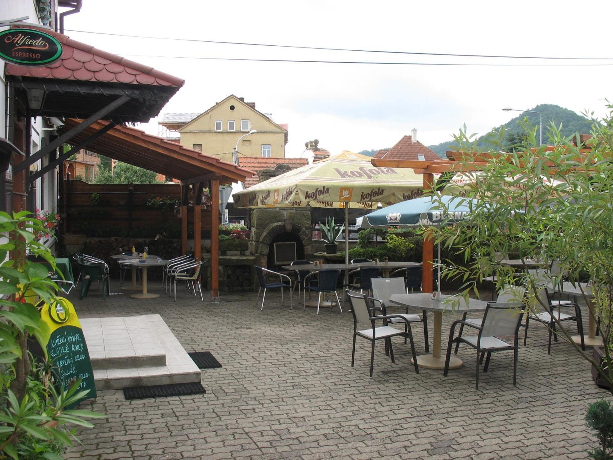 Hotel Kovarna ديشين المظهر الخارجي الصورة