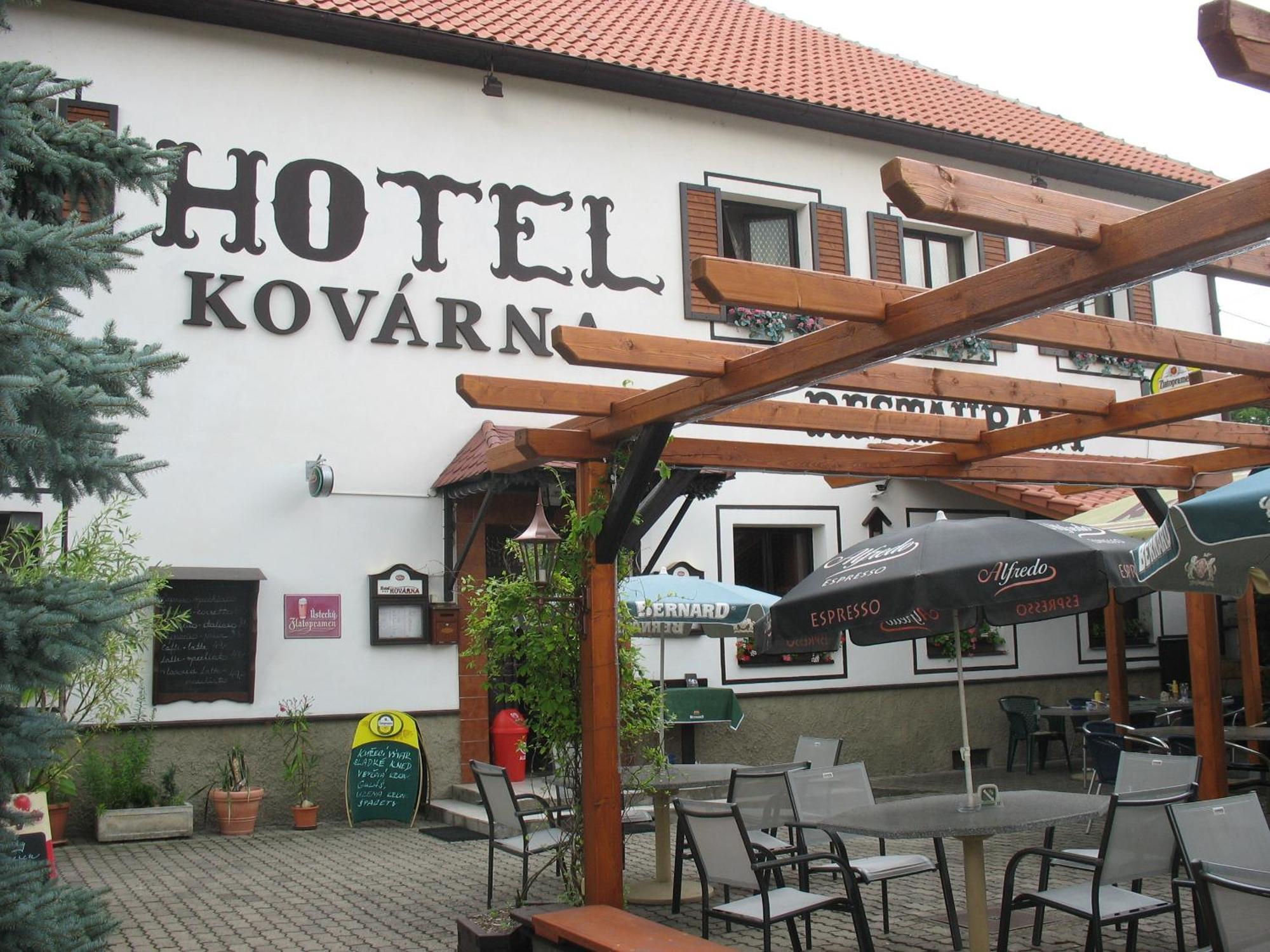 Hotel Kovarna ديشين المظهر الخارجي الصورة