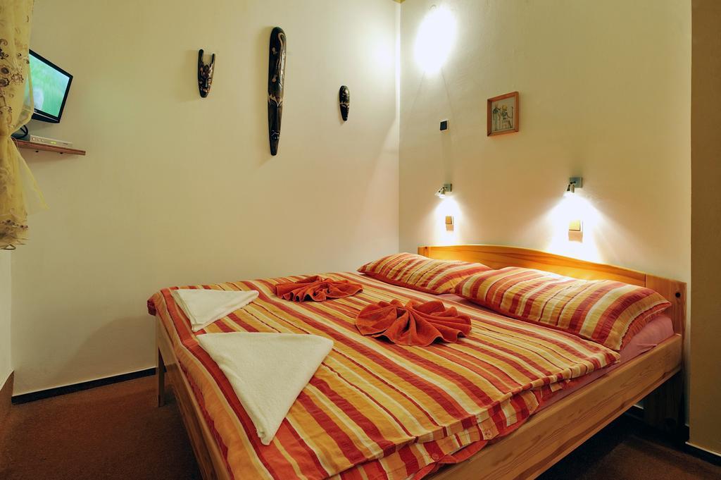 Hotel Kovarna ديشين المظهر الخارجي الصورة