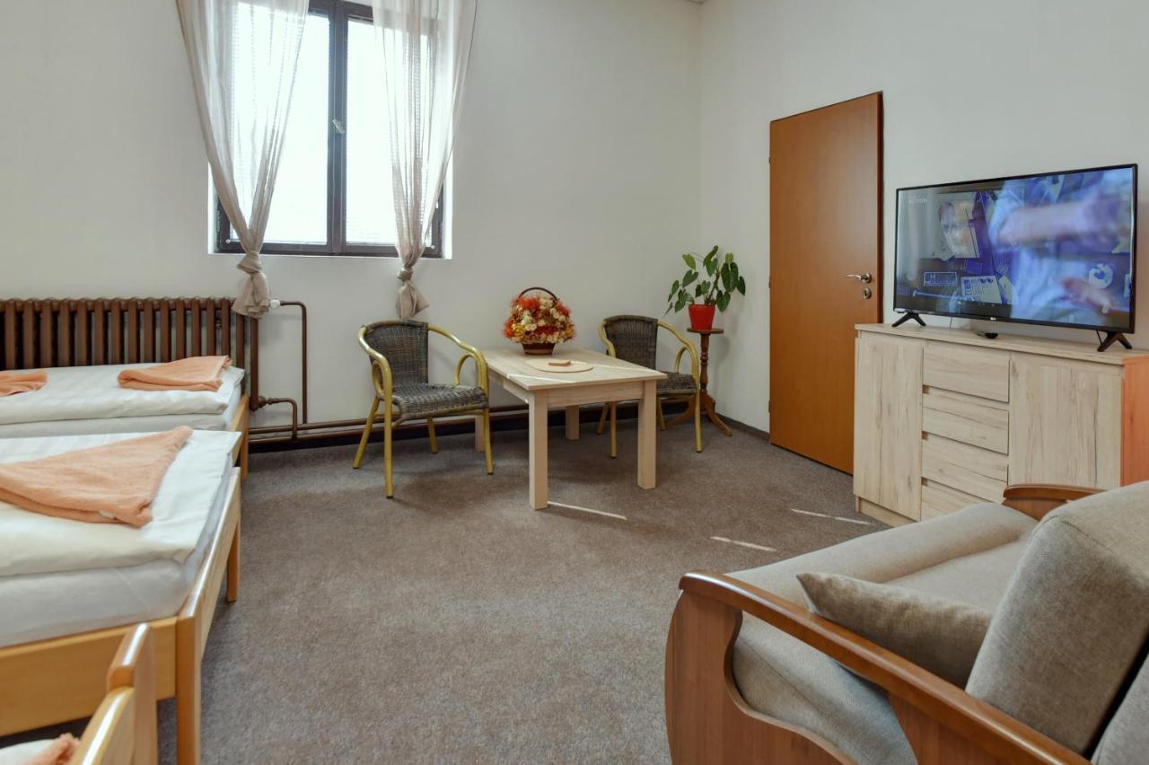 Hotel Kovarna ديشين المظهر الخارجي الصورة